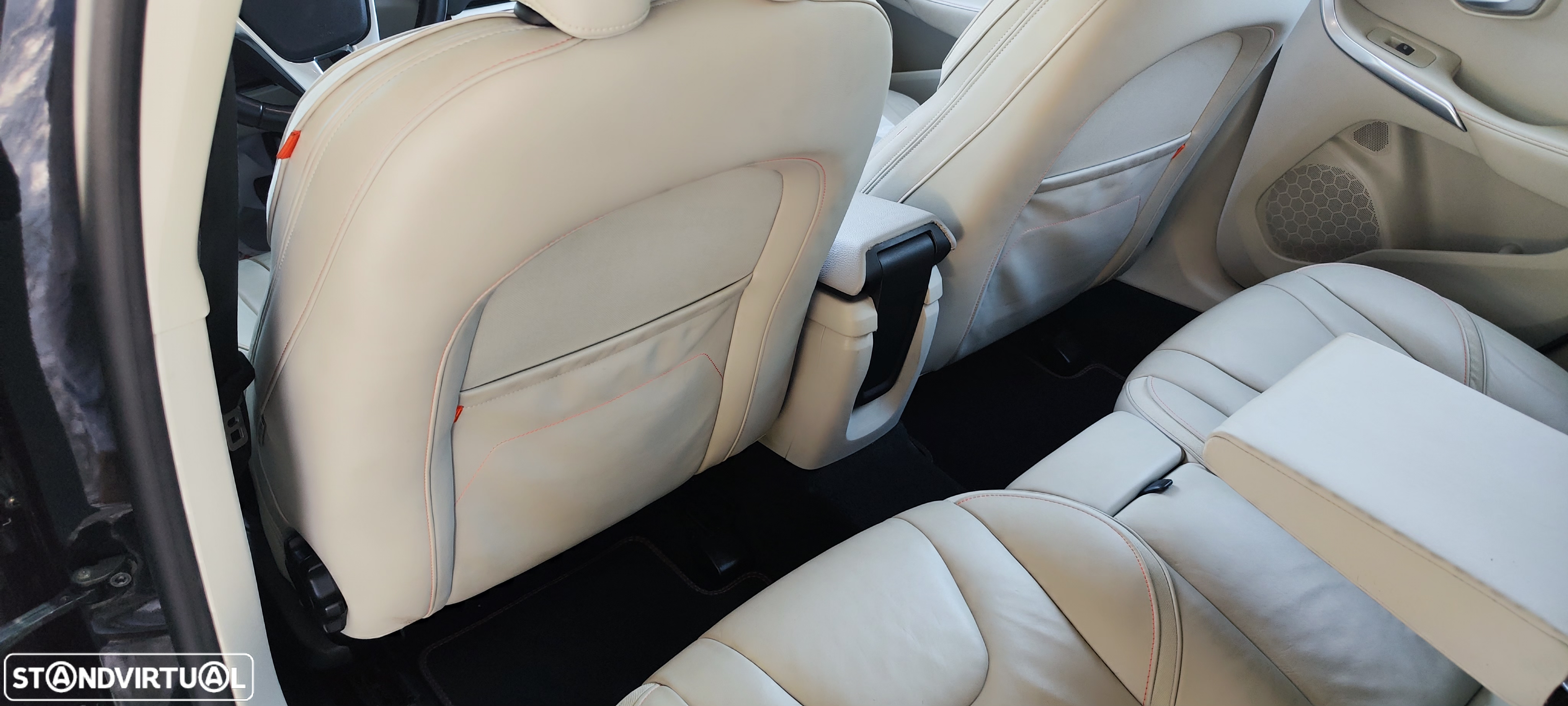 Volvo V40 Cross Country 2.0 D2 VOR - 15