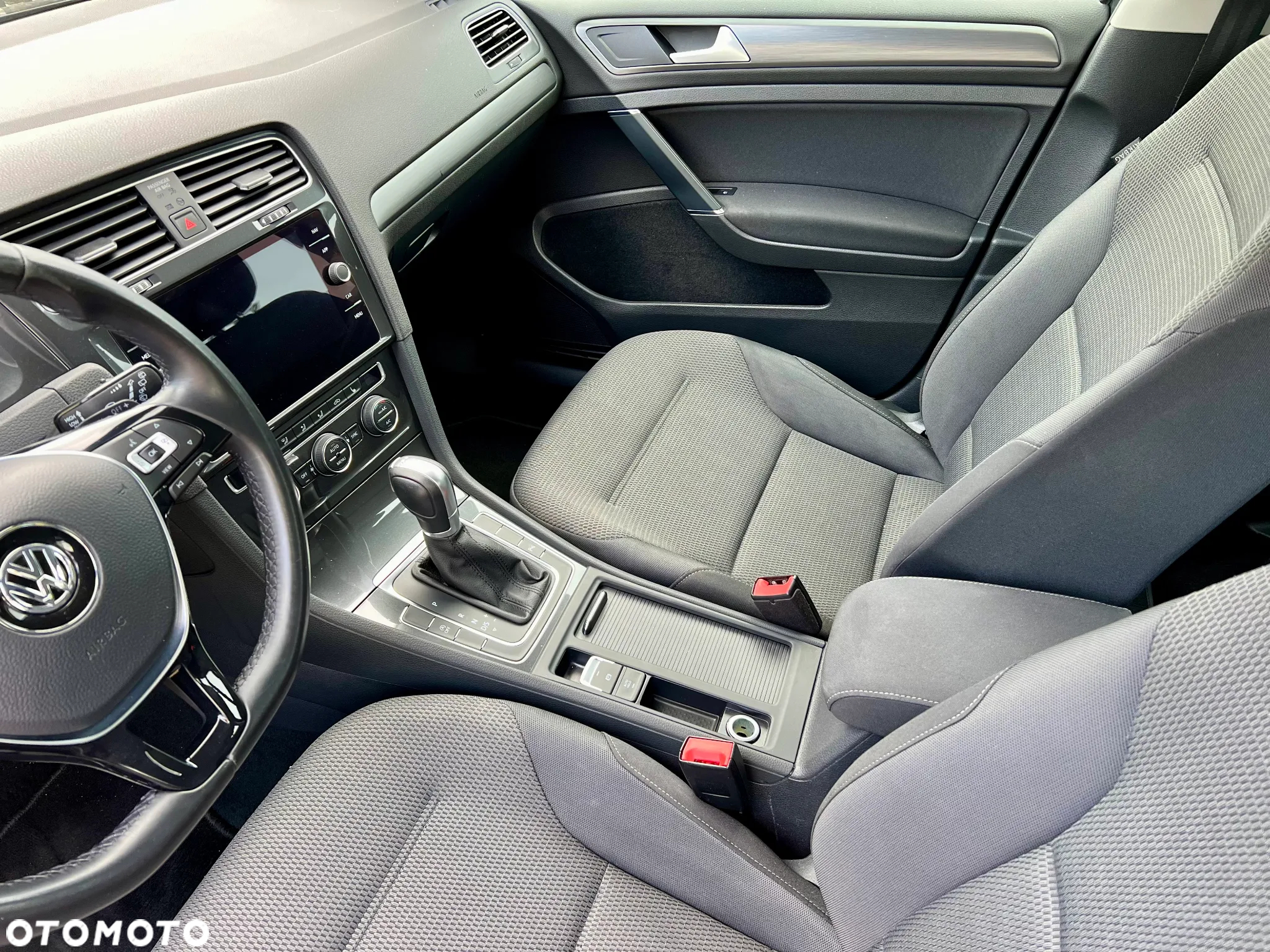 Volkswagen Golf VII 1.6 TDI BMT Comfortline DSG - 26