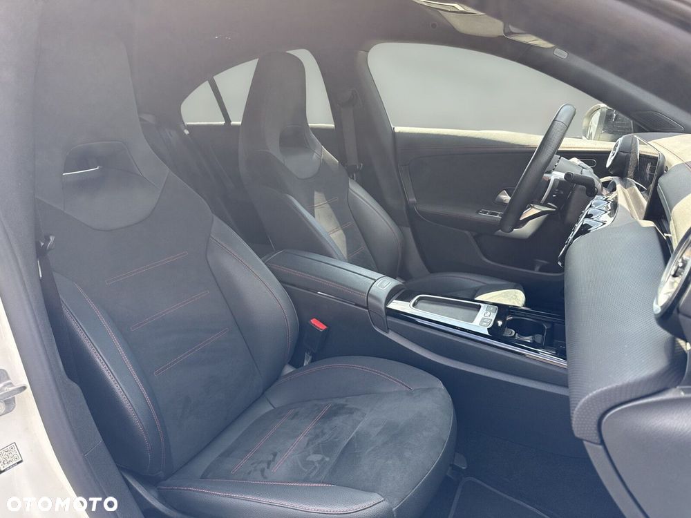 Mercedes-Benz CLA - 20