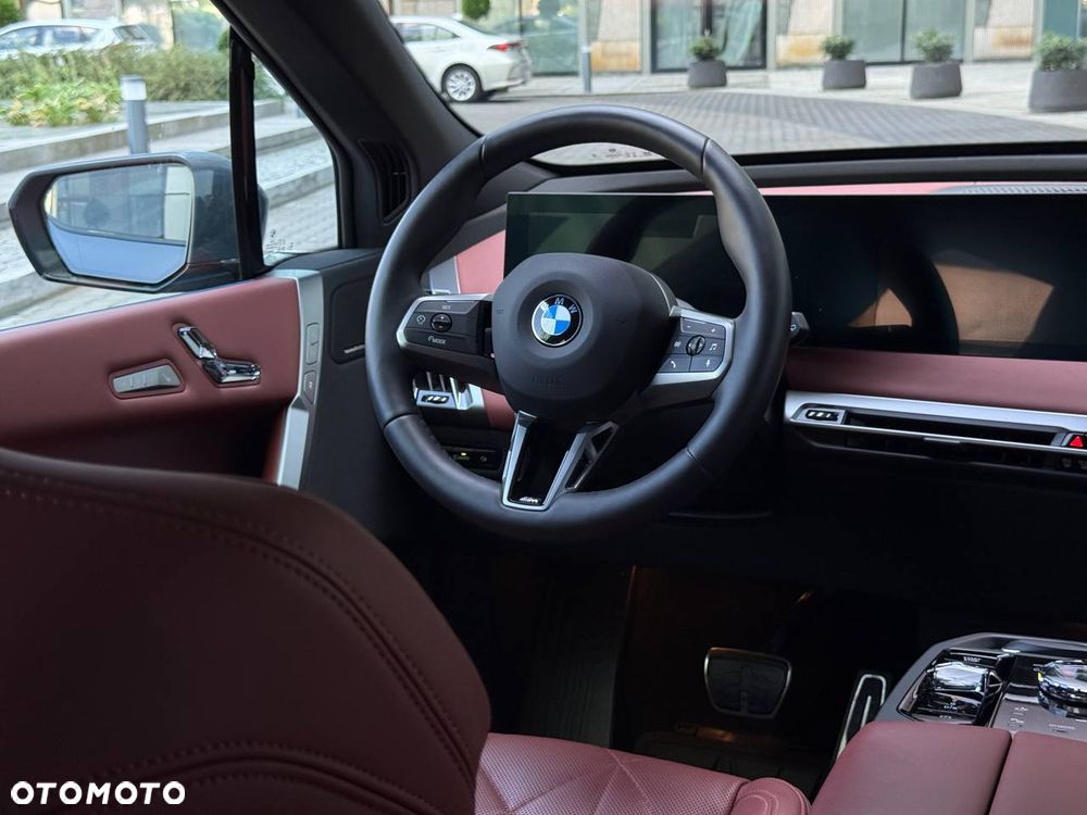 BMW iX - 13