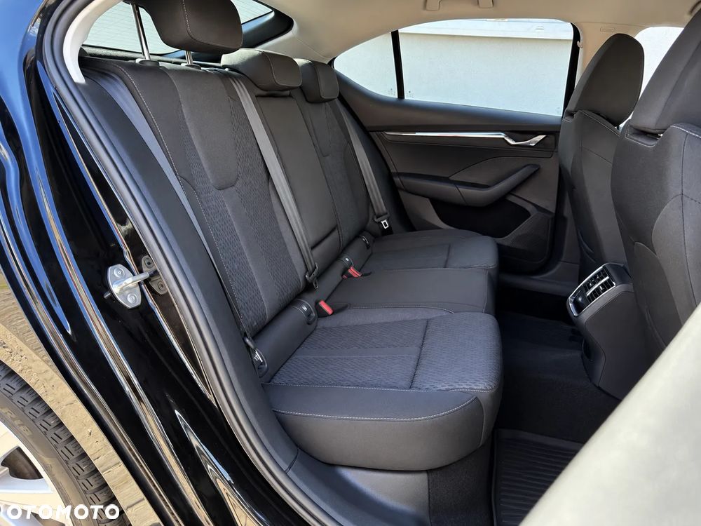 Skoda Octavia 2.0 TDI Selection DSG - 20
