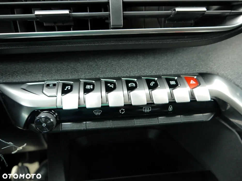 Peugeot 3008 PureTech 130 Stop & Start GPF Allure - 30