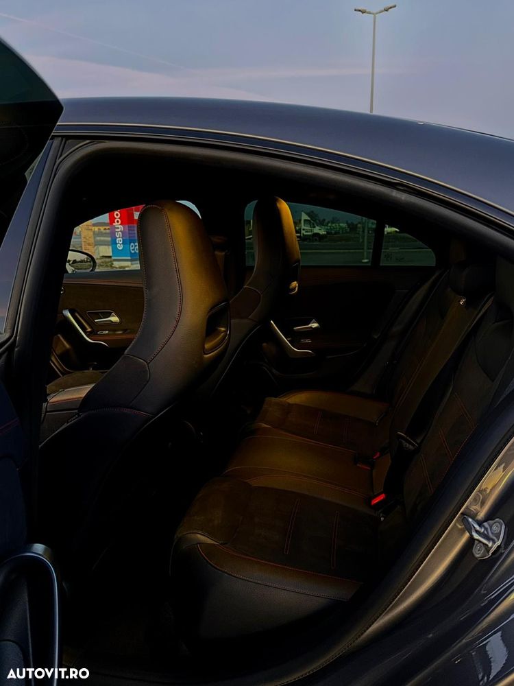 Mercedes-Benz CLA - 12