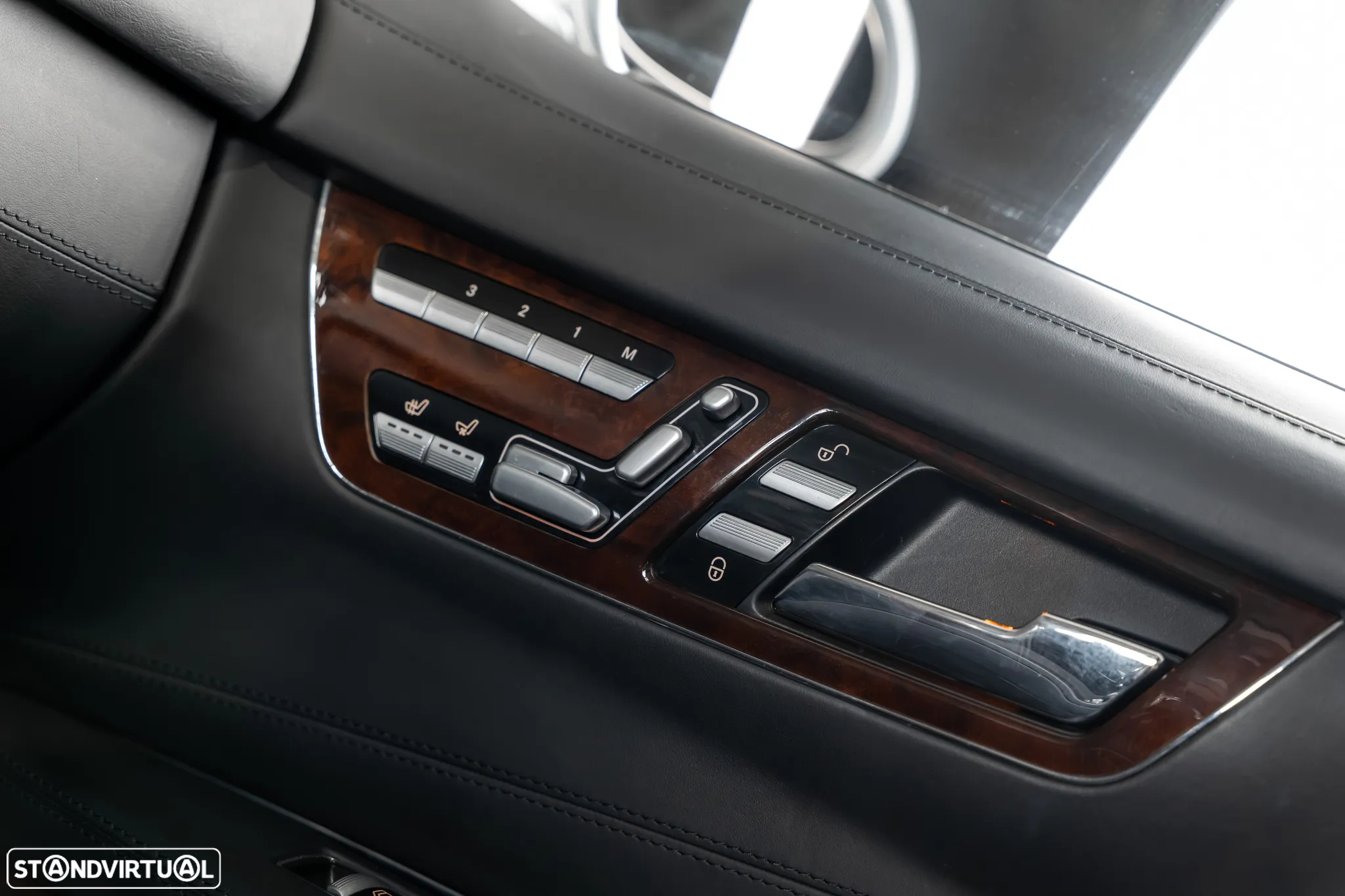 Mercedes-Benz CL 63 AMG Standard - 25