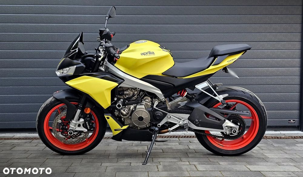 Aprilia Tuono - 1