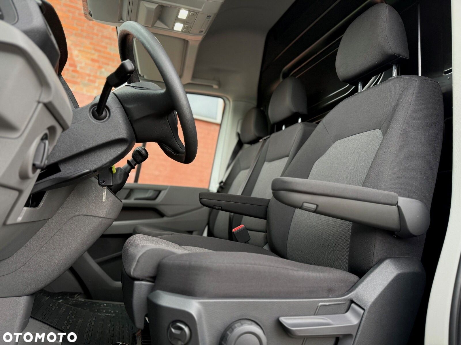 Volkswagen Crafter 35 furgon 140KM 3640 - 9