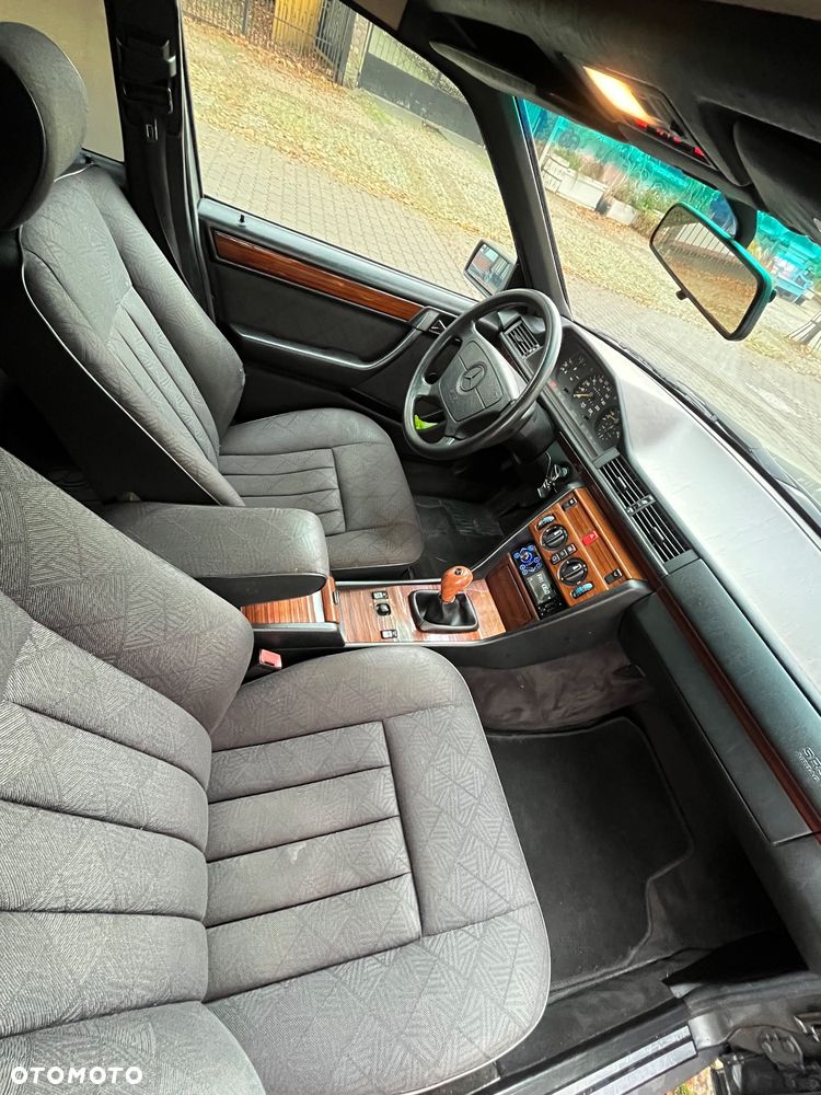 Mercedes-Benz W124 (1984-1993) - 8