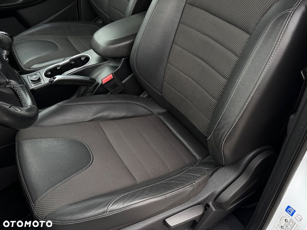 Ford Kuga 2.0 TDCi 4x4 ST-Line - 26