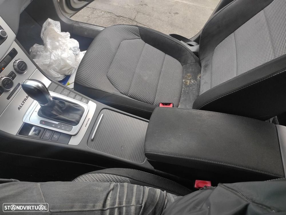 CONSOLA CENTRAL VOLKSWAGEN PASSAT ALLTRACK VARIANT 36512.2011 - 1
