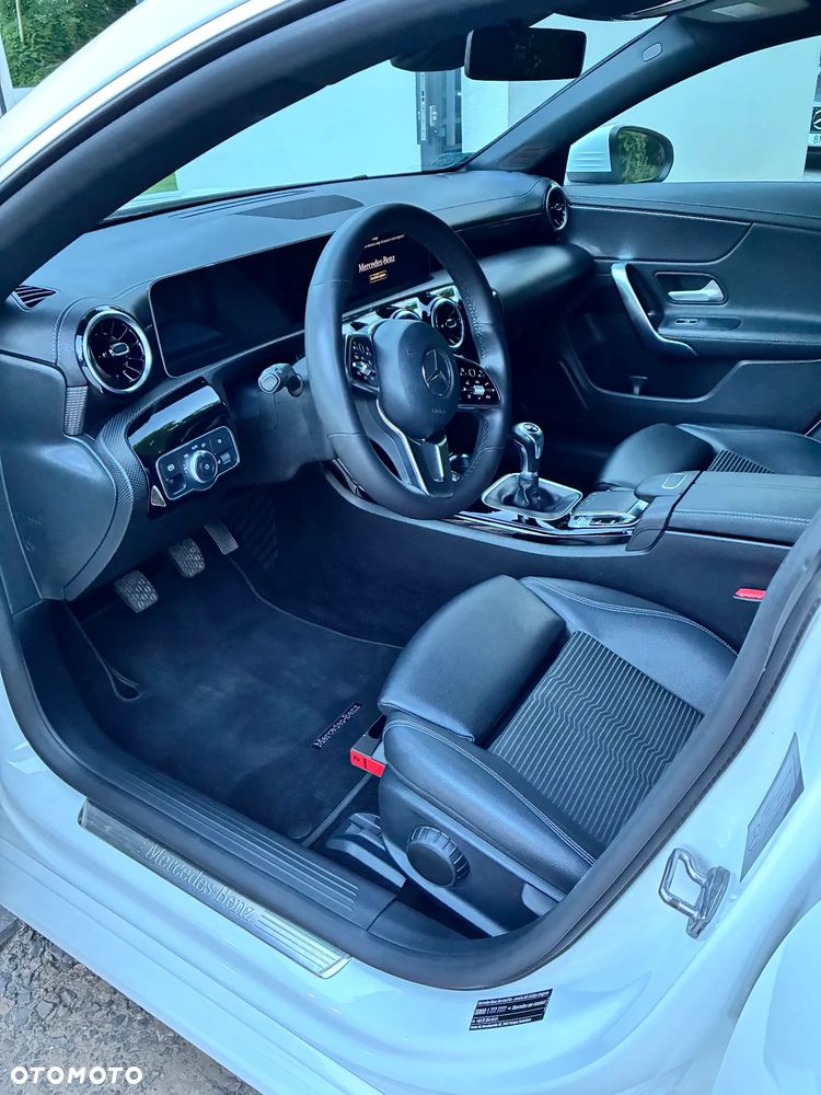 Mercedes-Benz CLA 180 - 9