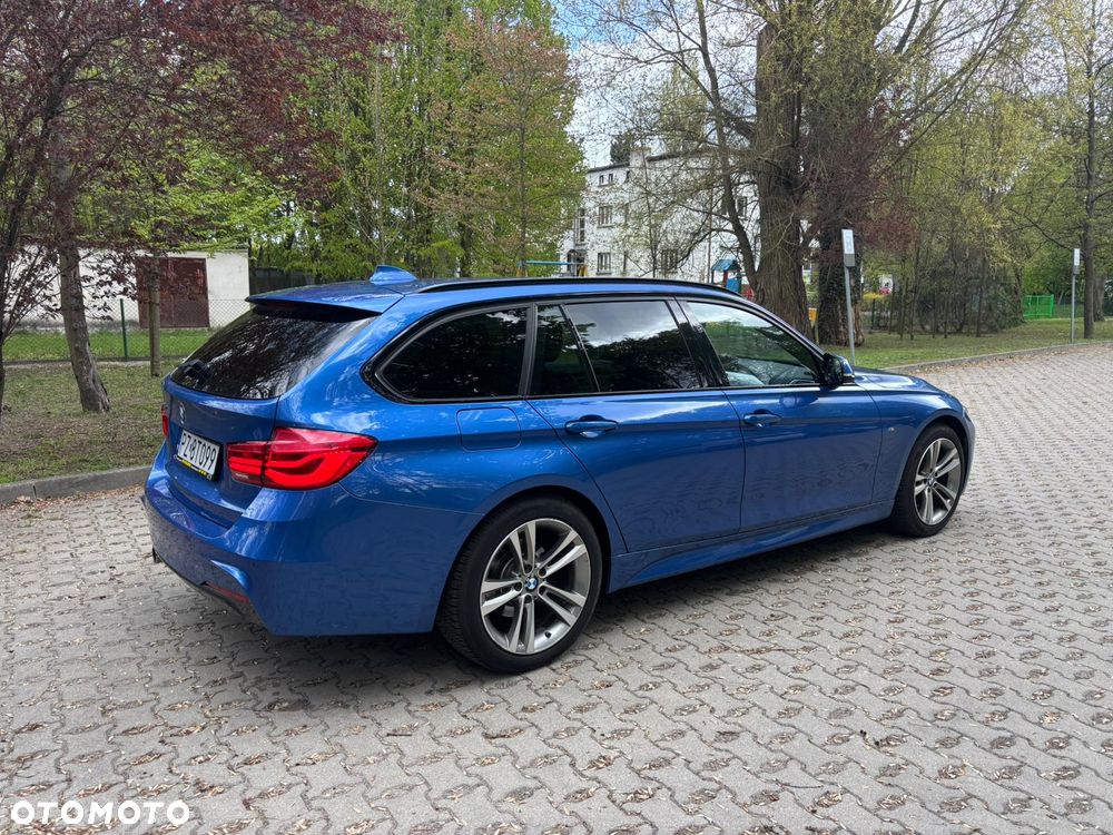 BMW Seria 3 320d xDrive - 13