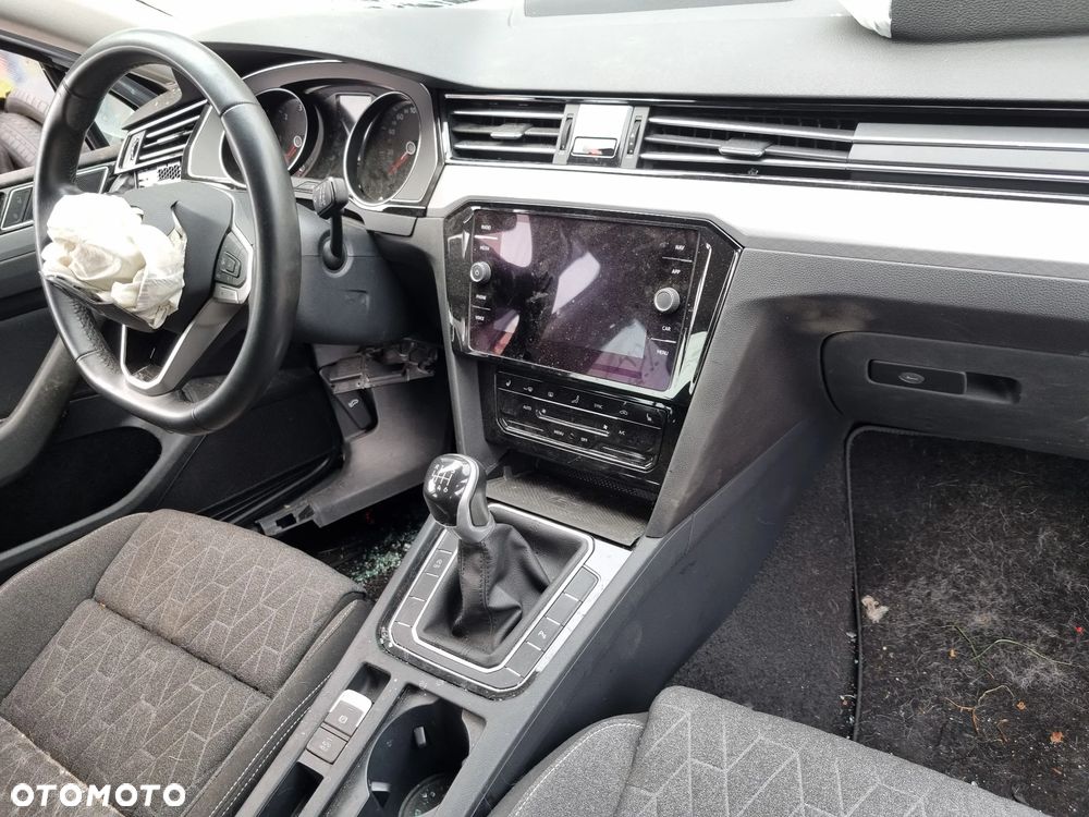 Volkswagen Passat Variant 2.0 TDI (BlueMotion Technology) Highline - 10