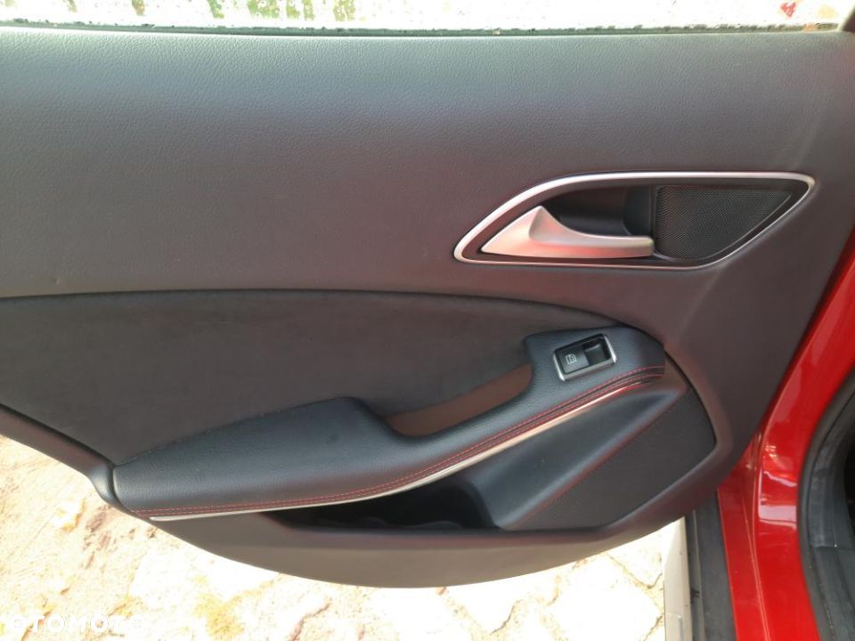 Mercedes-Benz GLA 220 CDI 4-Matic - 10