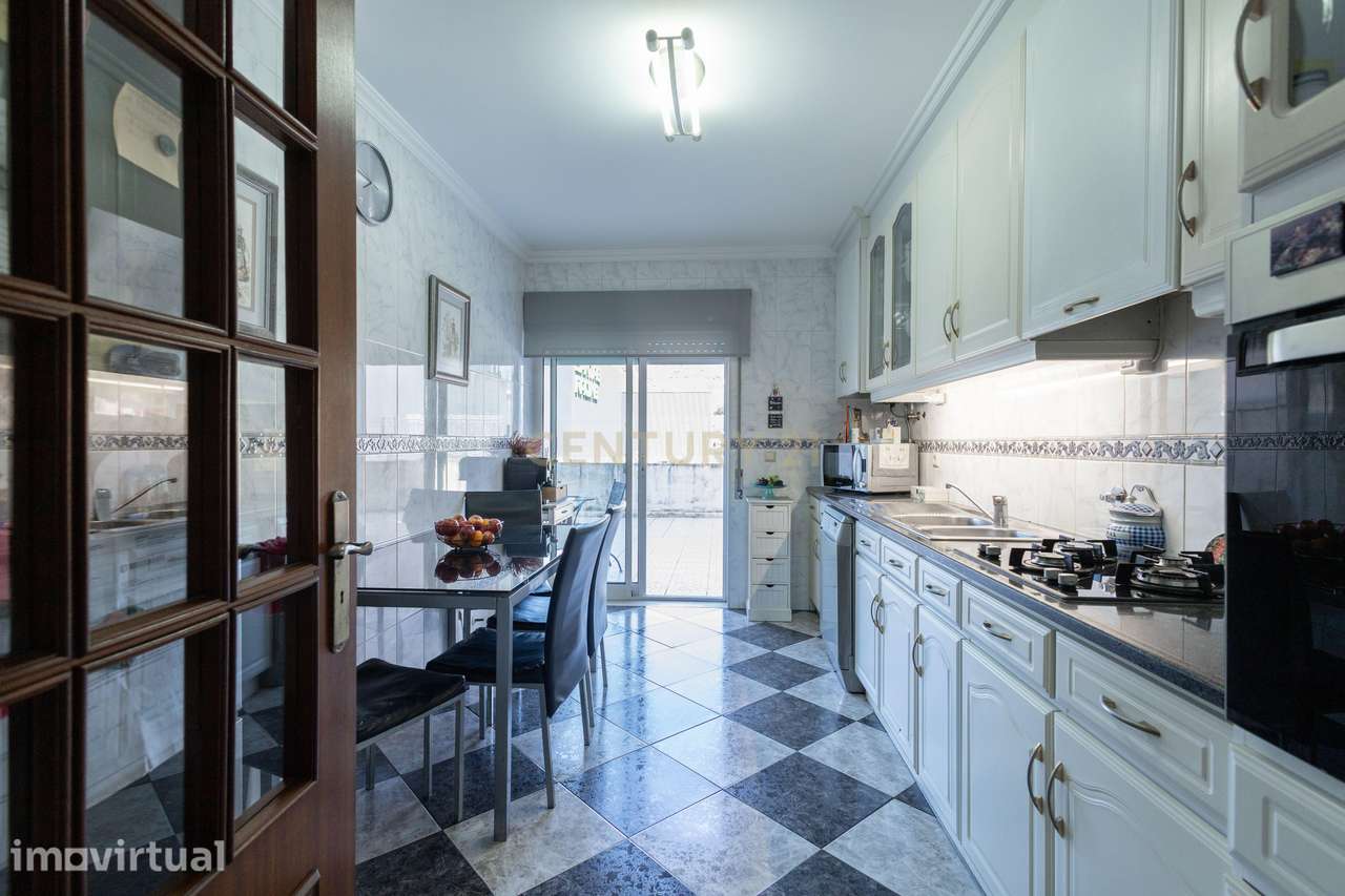 Apartamento T3 com 2 Suites e Terrço-Minde - Grande imagem: 4/24