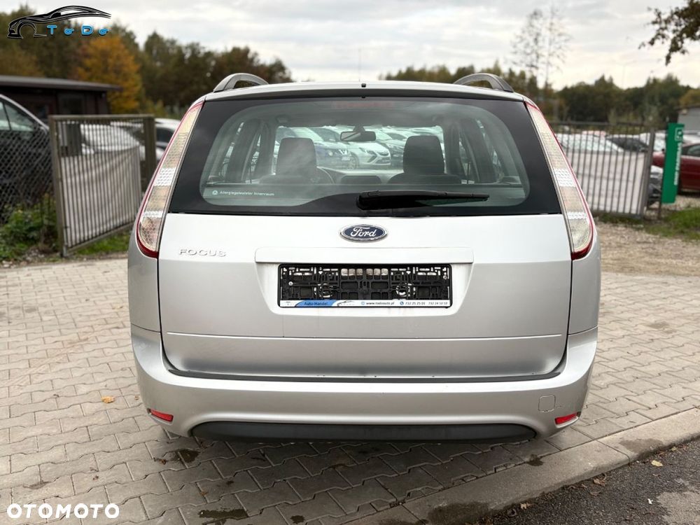 Ford Focus 1.8 FF Ghia - 13