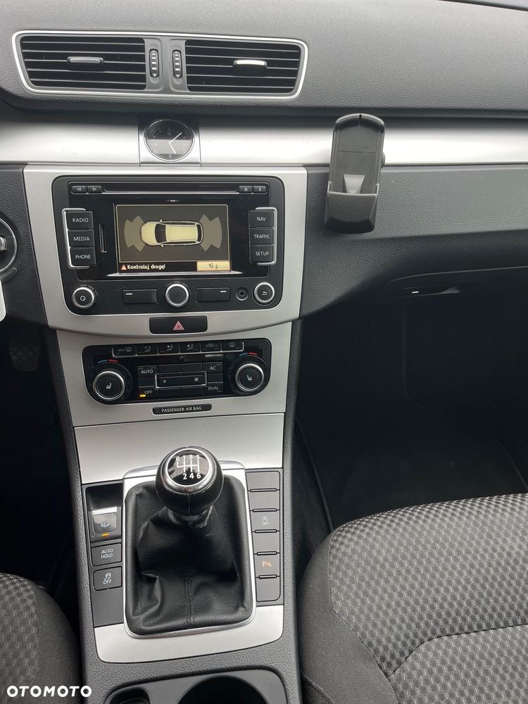 Volkswagen Passat - 20