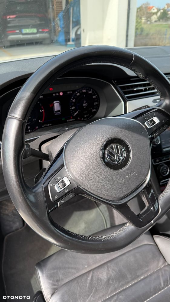 Volkswagen Passat - 4
