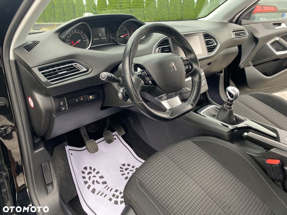 Peugeot 308 1.5 BlueHDi Allure Pack S&S - 20