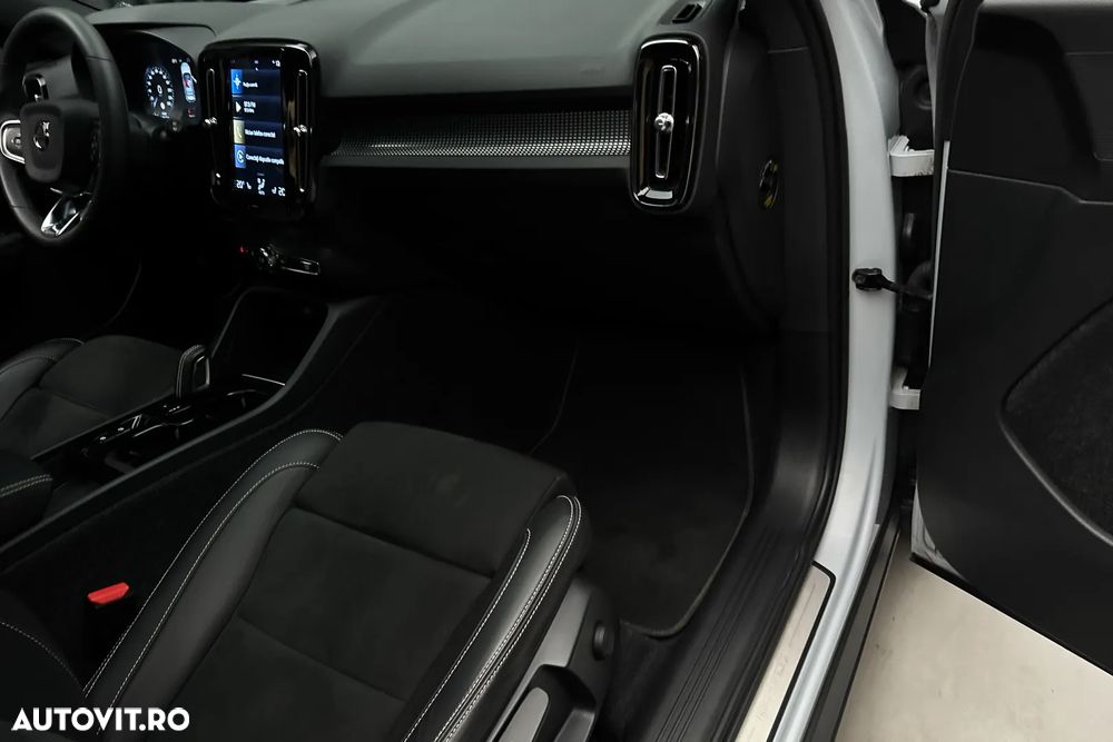 Volvo XC 40 - 32