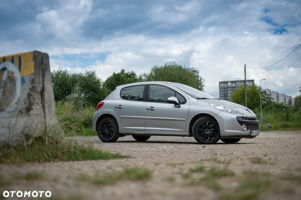 Peugeot 207 1.4 16V Trendy - 10