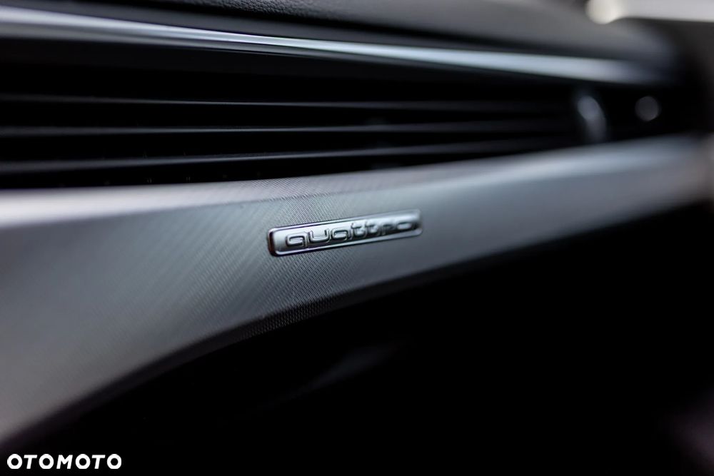 Audi A4 Avant 40 TDI quattro S tronic - 37