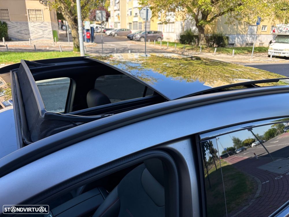 Mercedes-Benz GLA 250 e AMG Line - 32