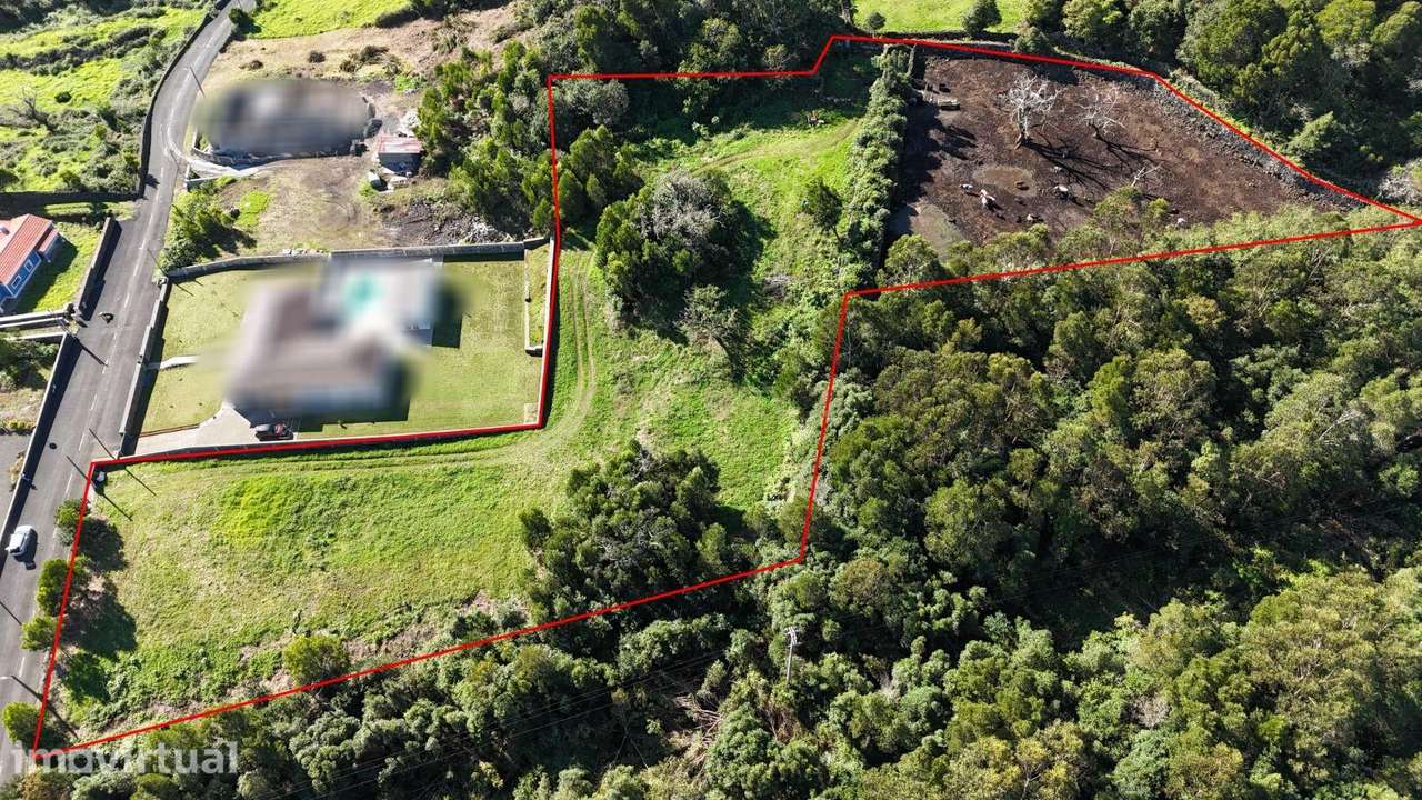 Excelente terreno urbanizável em Terra Chã - Angra do Heroísmo - Grande imagem: 2/9
