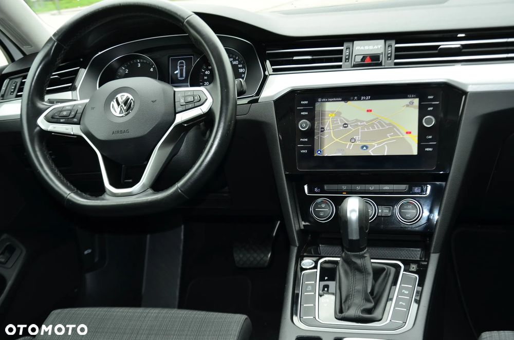 Volkswagen Passat - 20
