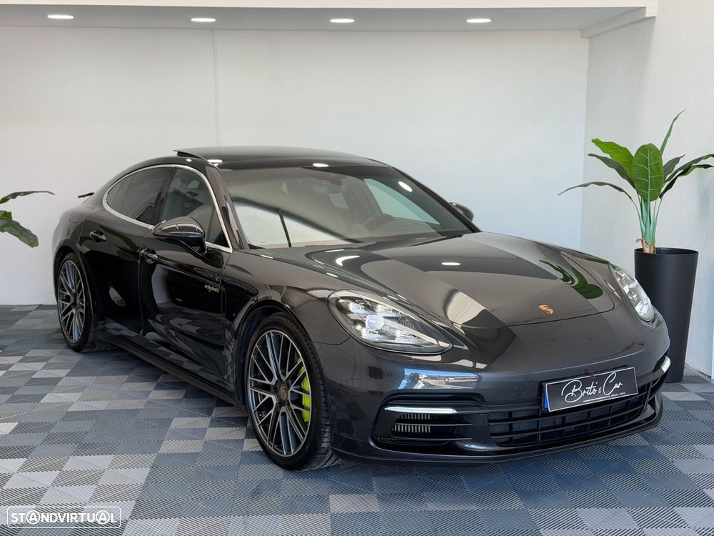 Porsche Panamera 4 E-Hybrid Executive - 1