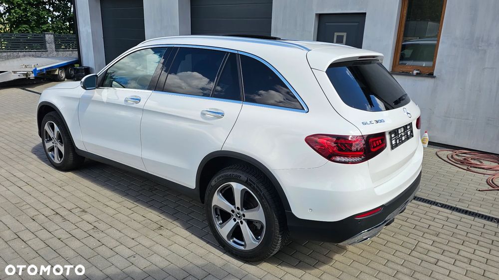 Mercedes-Benz GLC 300 4Matic 9G-TRONIC Exclusive - 23