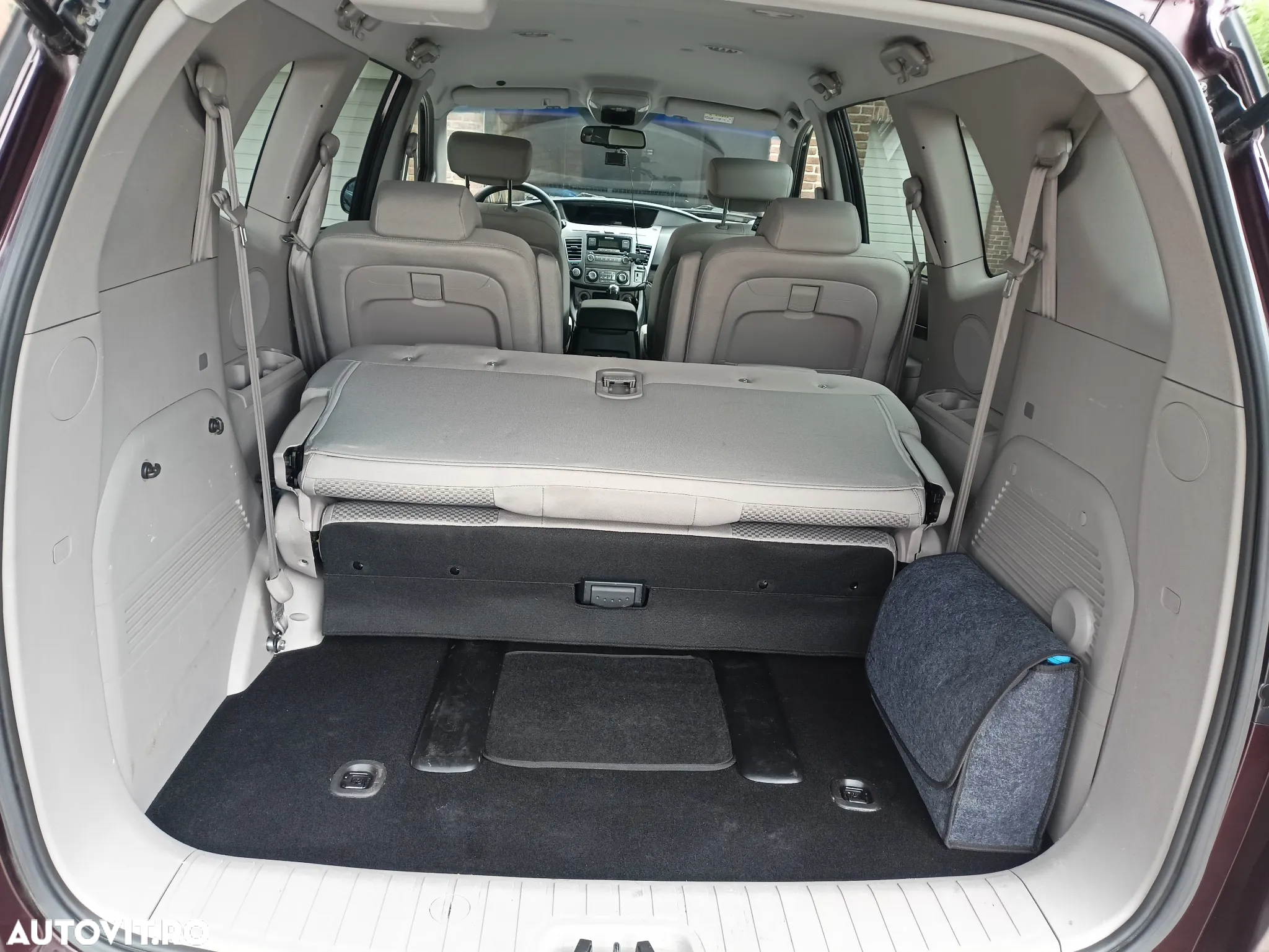 SsangYong Rodius - 6