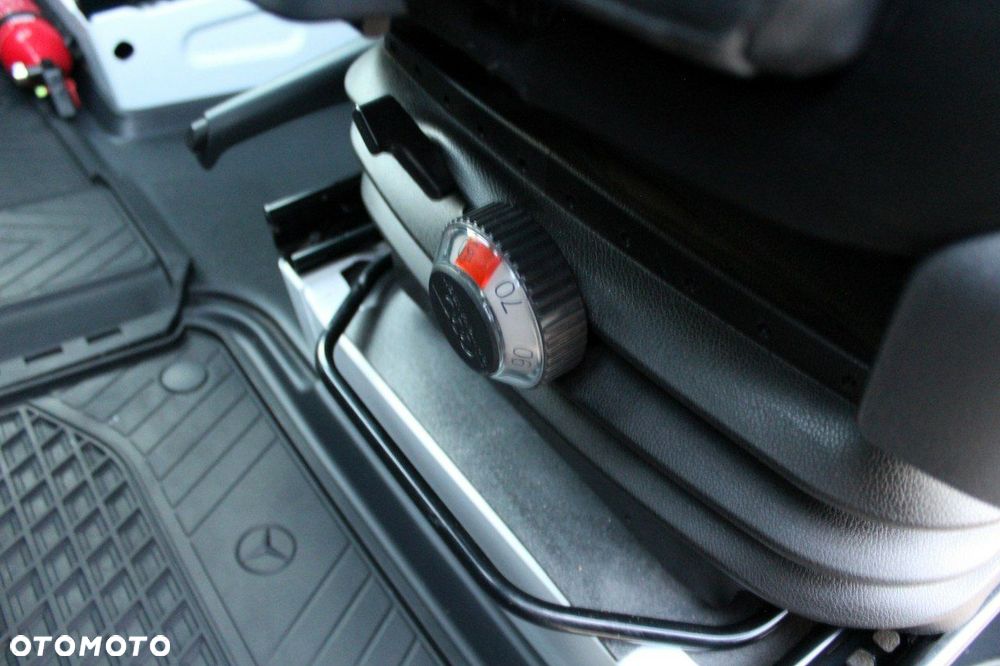 Mercedes-Benz Sprinter - 20