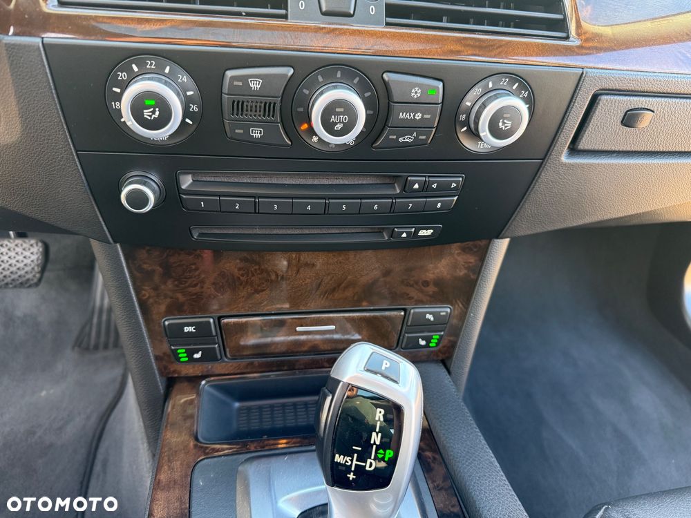 BMW Seria 5 530i - 28