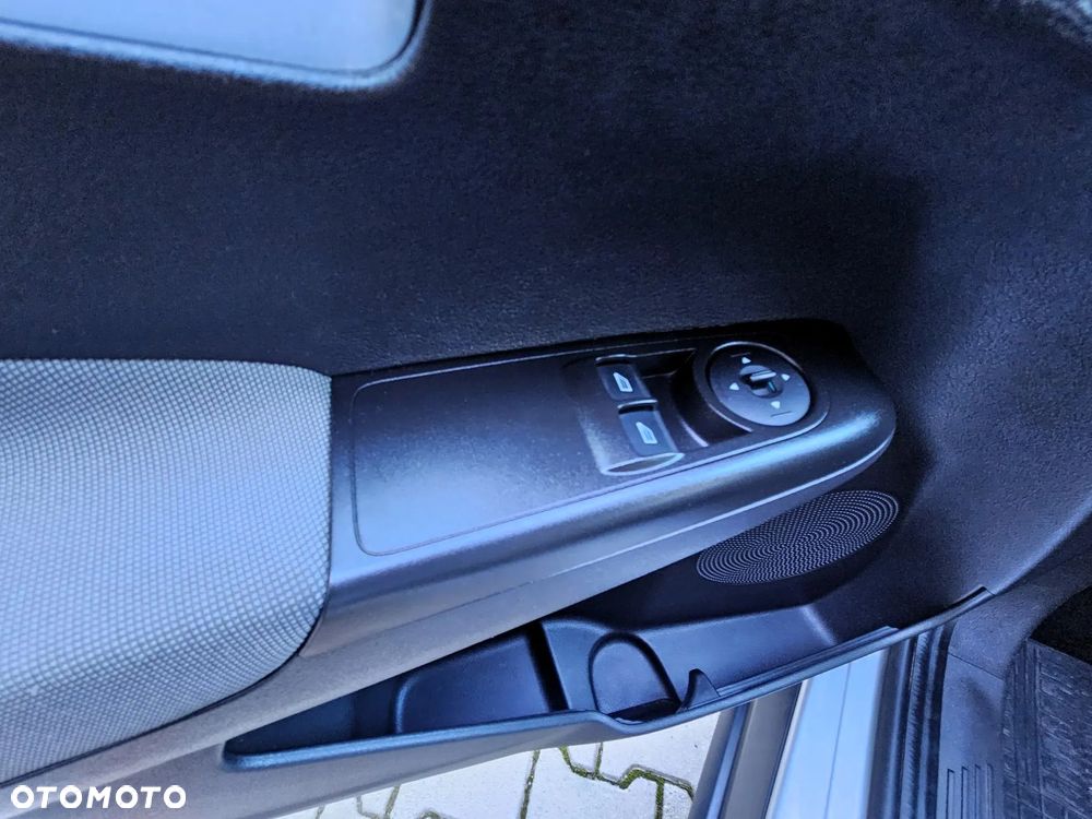 Ford Tourneo Courier - 16