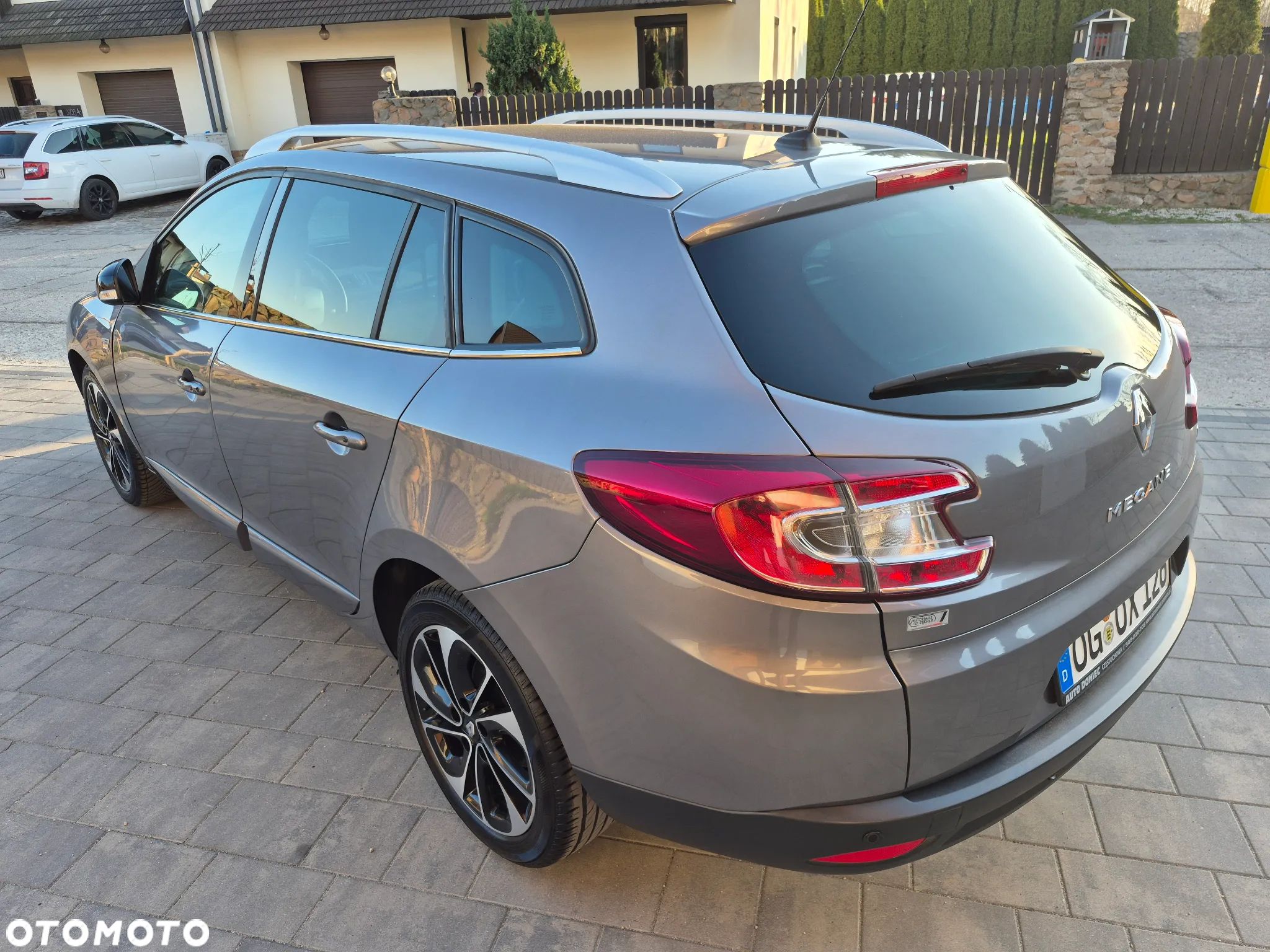 Renault Megane Grandtour ENERGY TCe 130 Start & Stop Bose Edition - 25