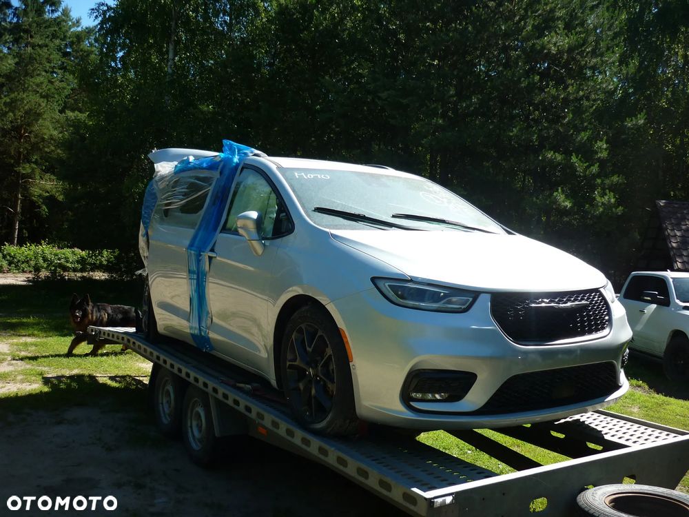 Chrysler Pacifica - 3