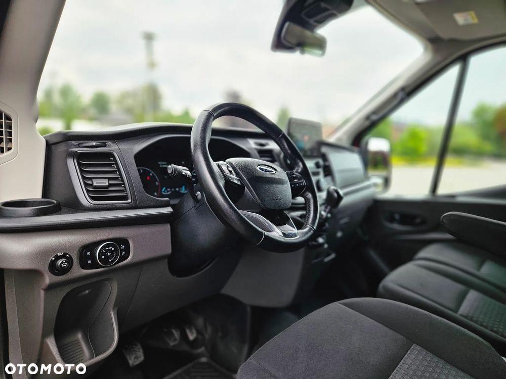 Ford Transit Kombi L2H3 Limited - 28
