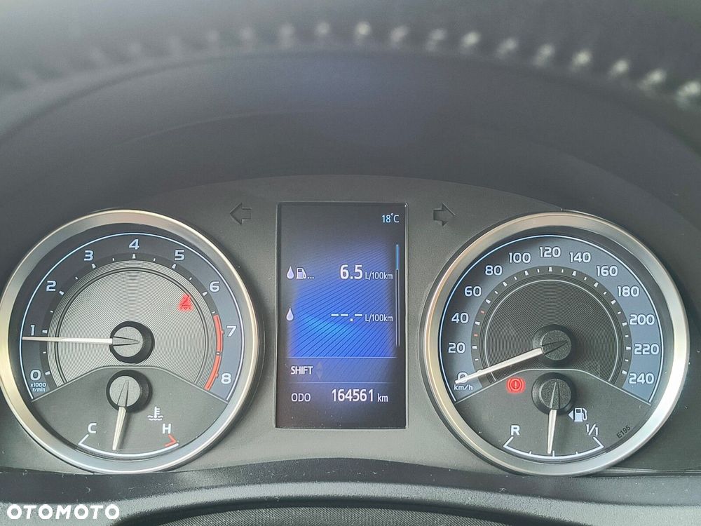 Toyota Corolla - 24