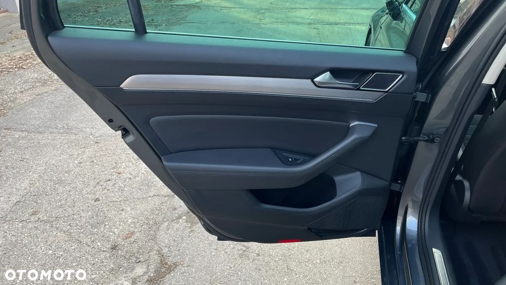 Volkswagen Passat 2.0 TDI SCR 4Motion DDG Highline - 15