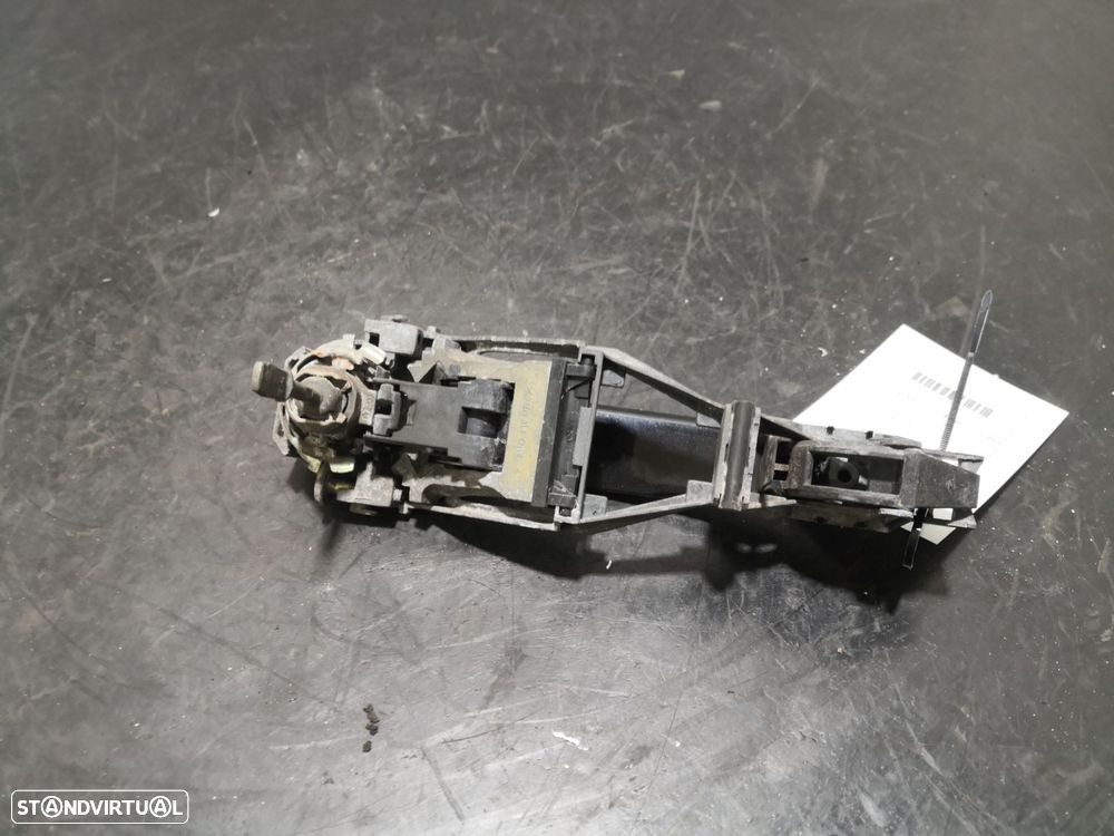 Puxador Exterior Porta Frente Esq Volkswagen Passat Variant (3B6) - 2