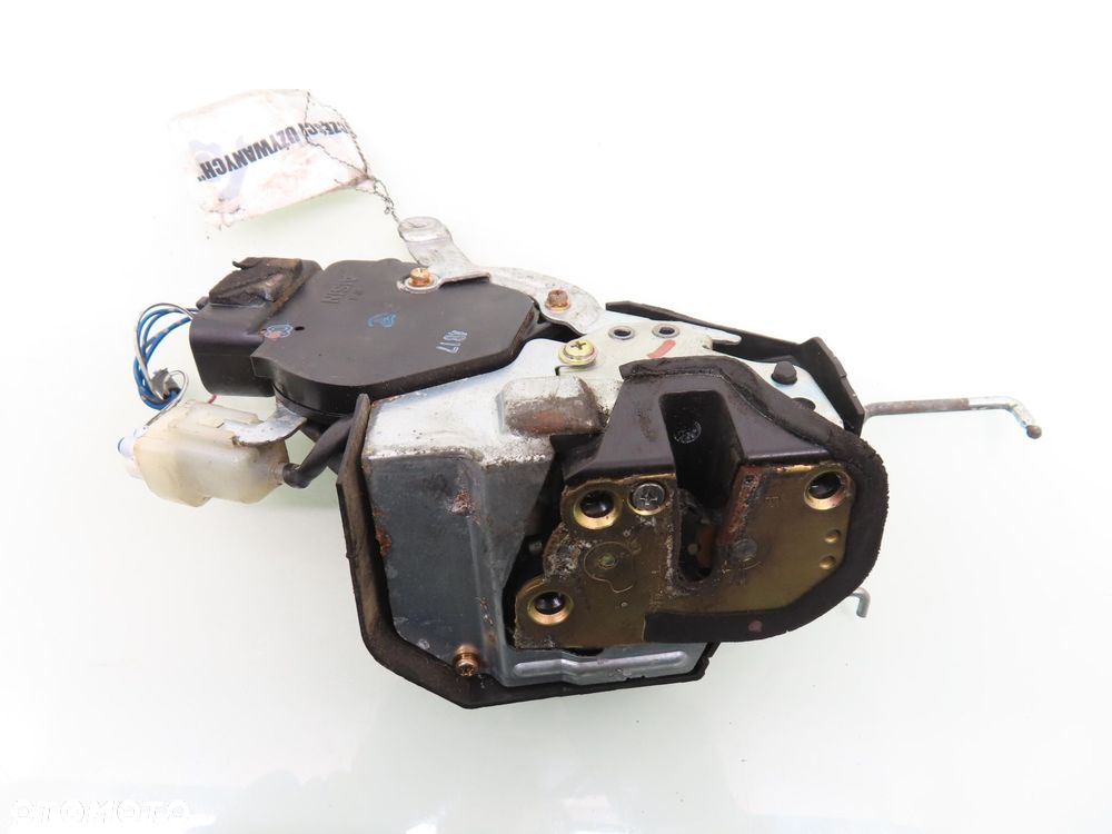 ZAMEK KLAPY TOYOTA RAV 4 II - 3