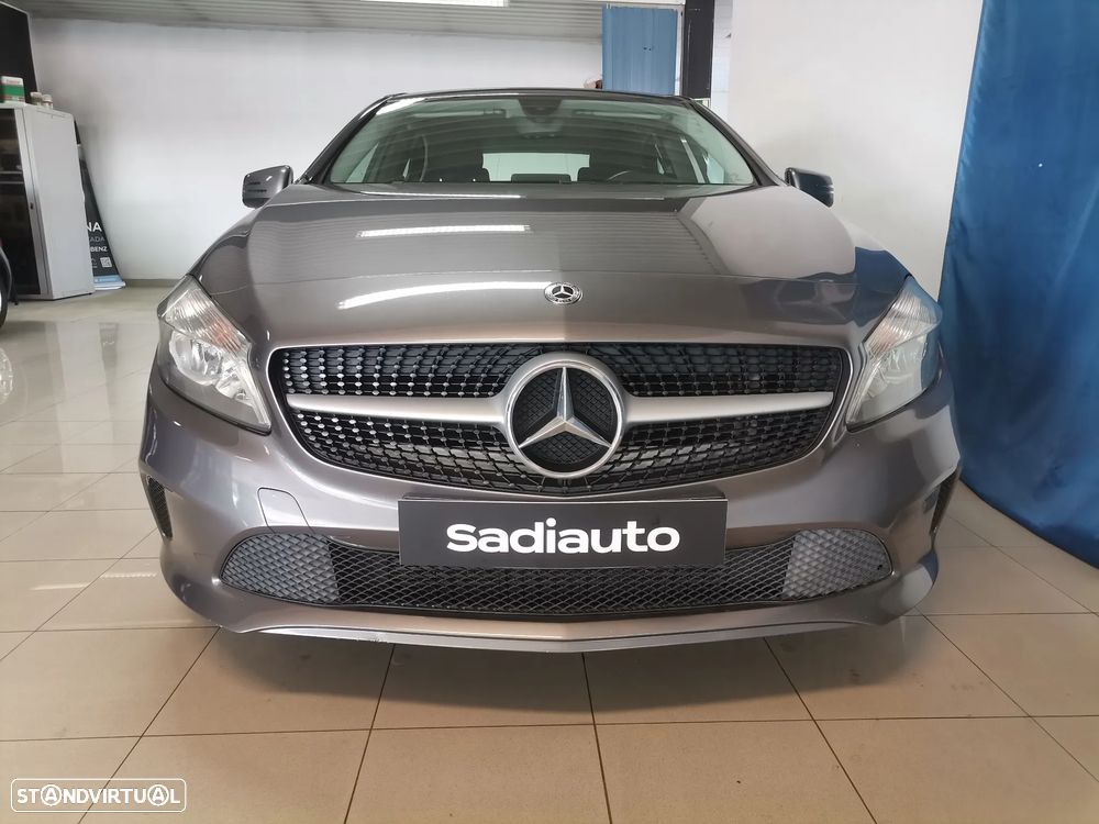 Mercedes-Benz A 180 - 4