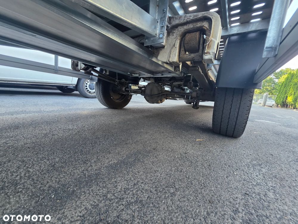 Mercedes-Benz Sprinter - 14