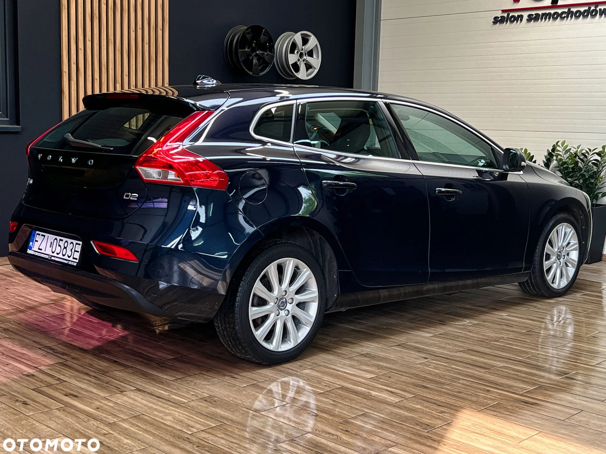 Volvo V40 D2 Drive-E Momentum - 5