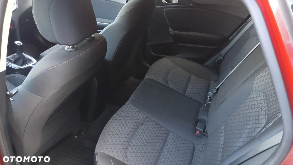 Kia Ceed 1.4 T-GDI L Business Line - 13