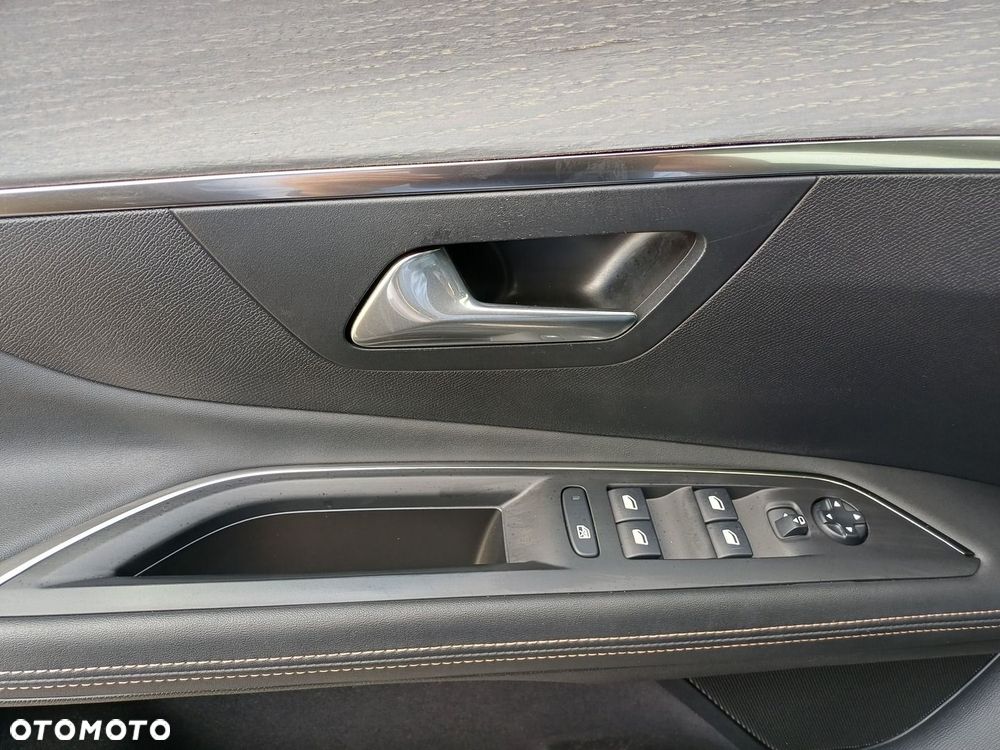 Peugeot 3008 1.6 PureTech Hybrid4 PHEV GT S&S EAT8 - 28