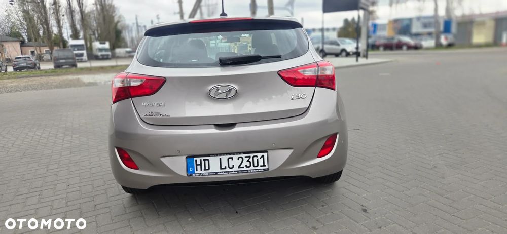 Hyundai i30 1.6 CRDi Premium - 11