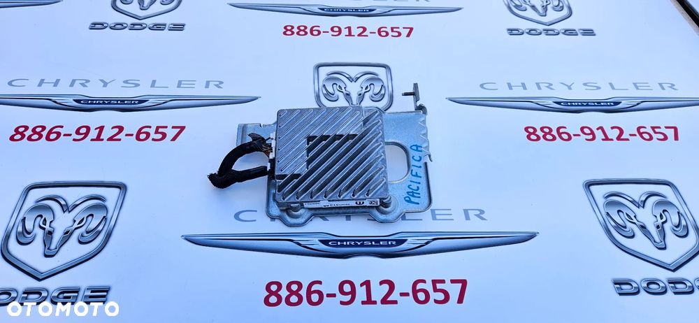 Chrysler Pacifica 2016- wzmacniacz z kostkami 68391313AB - 1