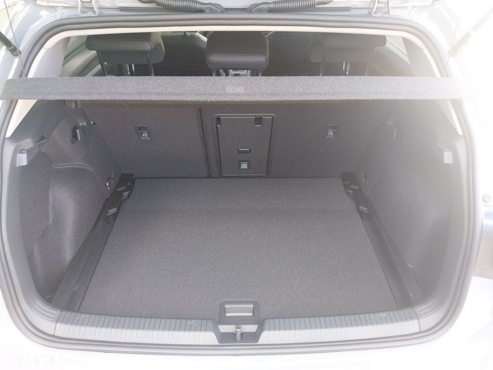Volkswagen Golf - 10