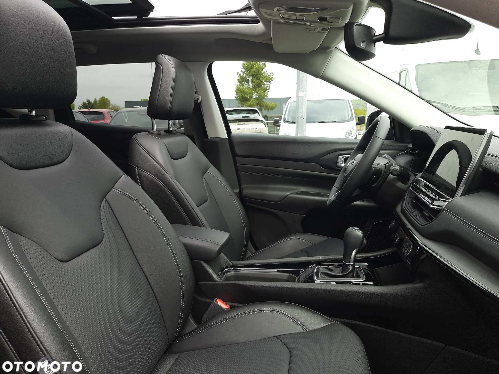 Jeep Compass - 26